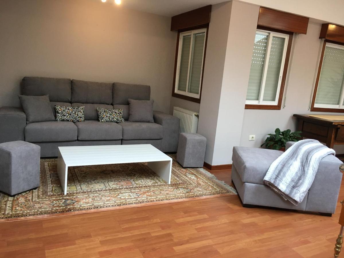 Апартаменты Duplex Rosalia De Castro. Рибадавия Экстерьер фото