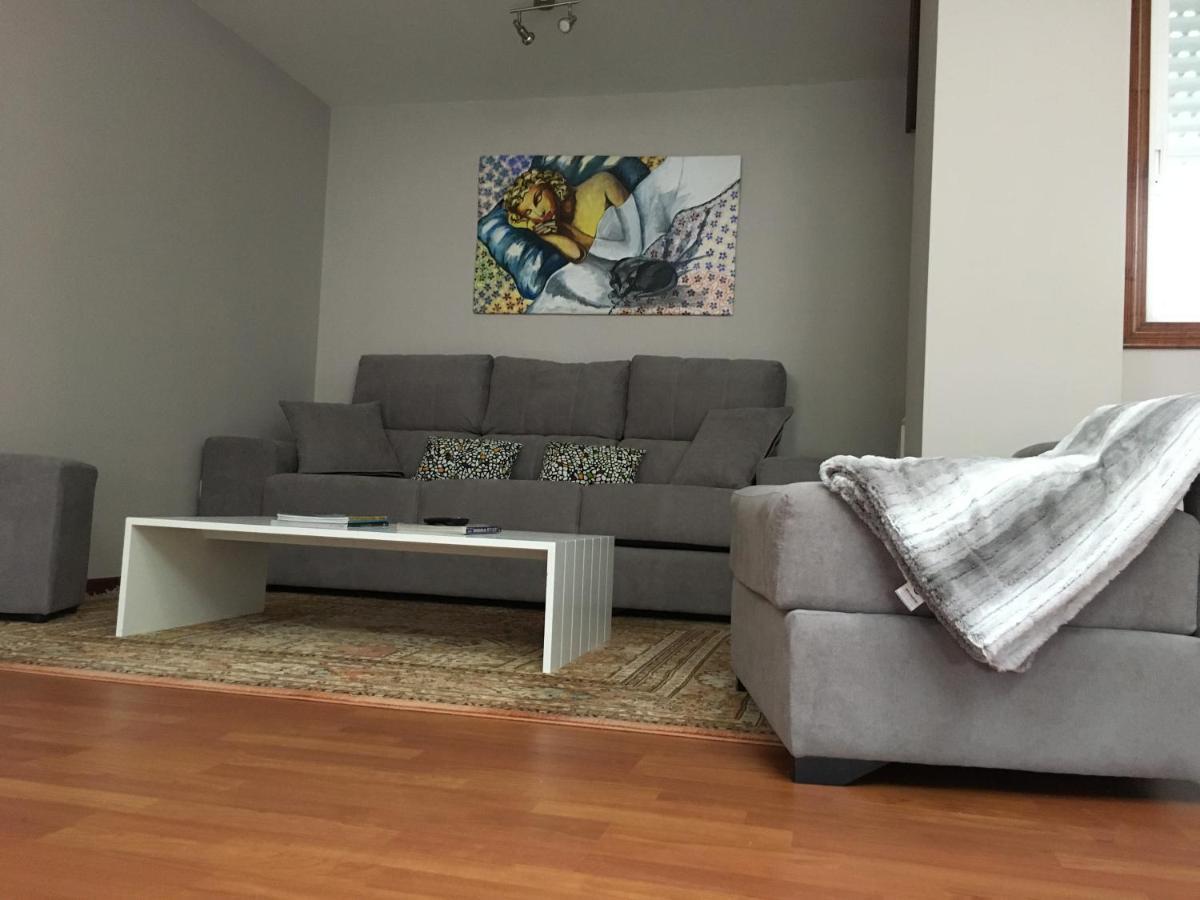 Апартаменты Duplex Rosalia De Castro. Рибадавия Экстерьер фото